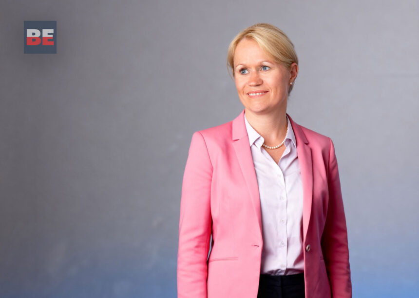 julia schwanholz